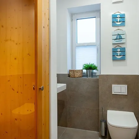 Apartment Kuestenglueck, Neu Mit Balkon Und Infrarotkabine! Greetsiel
